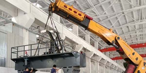 上海廠房設(shè)備吊裝公司哪家好？怎么判斷廠房設(shè)備吊裝專不專業(yè)？